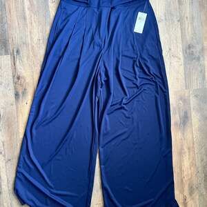 Lauren Ralph Lauren Pleated Stretch Jersey Wide-Leg Pants in Navy